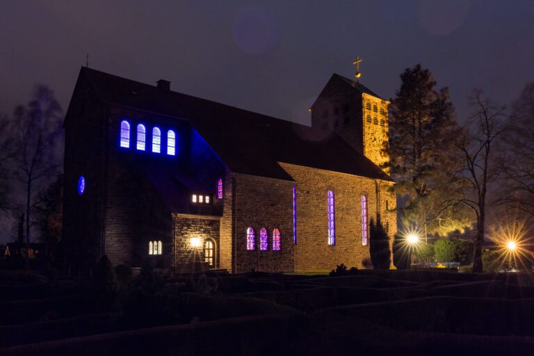 25_20260228-IMG_0335-b-b_Kirche Nacht